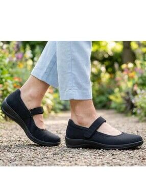 Orthofeet 827 Springfield Comfort Mary Jane Flats in Black Lightweight